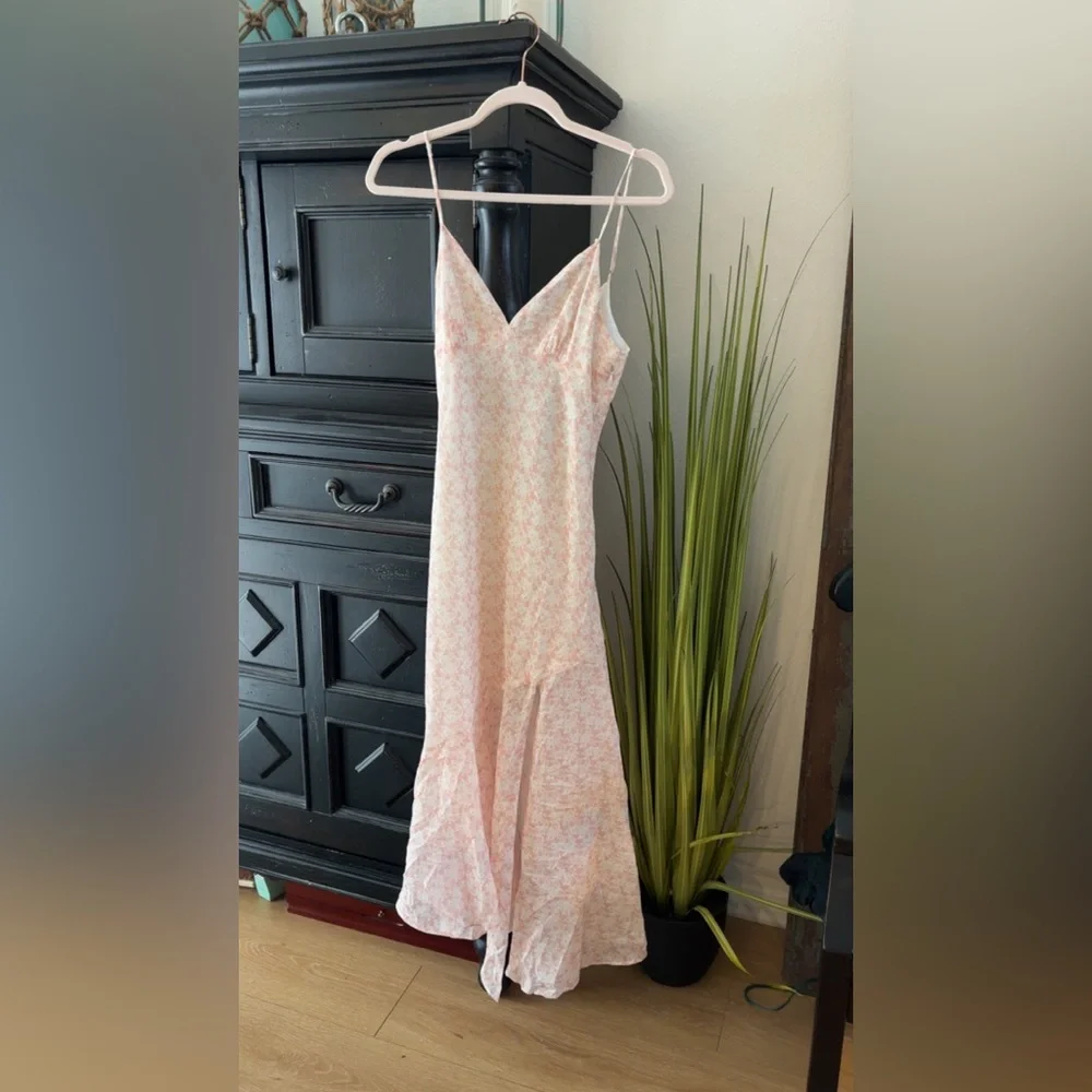 Isabelle’s Cabinet Light Pink Floral Slip Maxi Dress - Picture 1 of 3